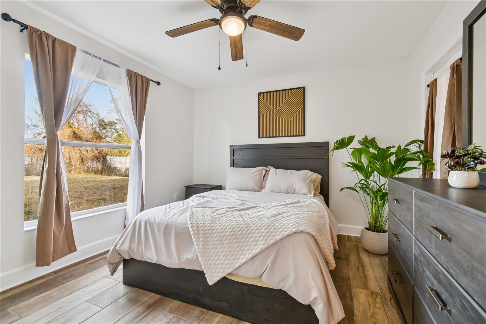 SCANLON COUNTRY ESTATES - Residential