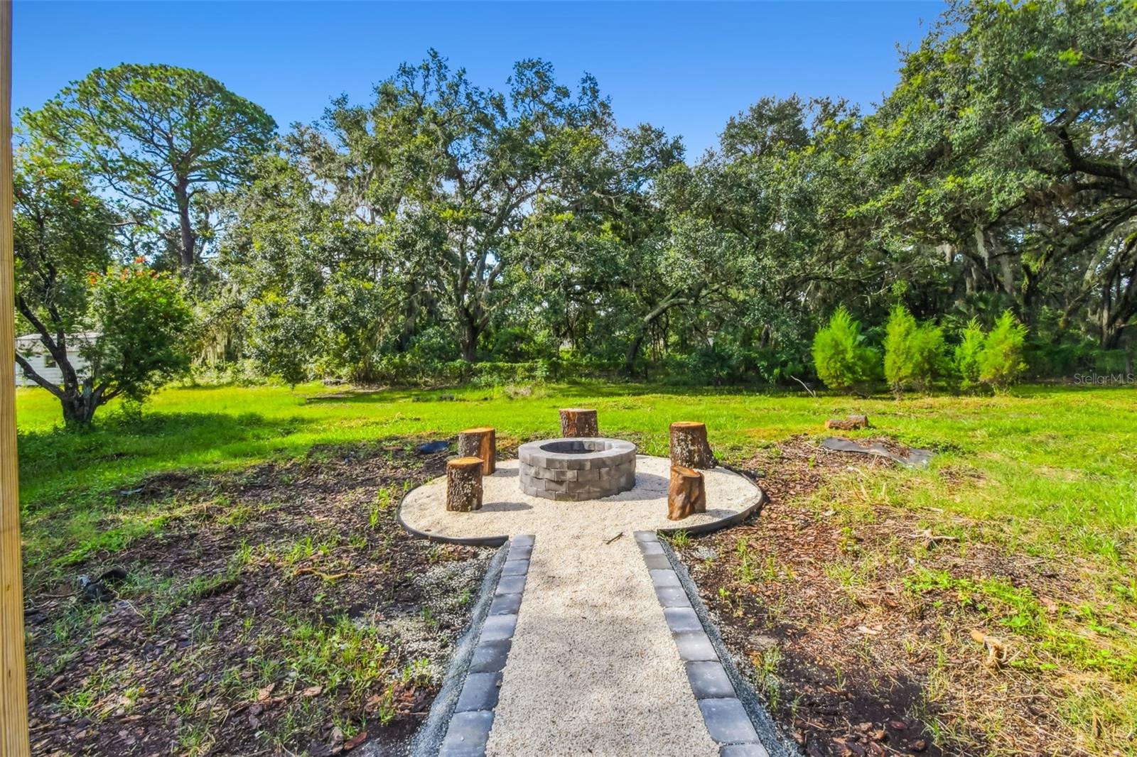 SCANLON COUNTRY ESTATES - Residential