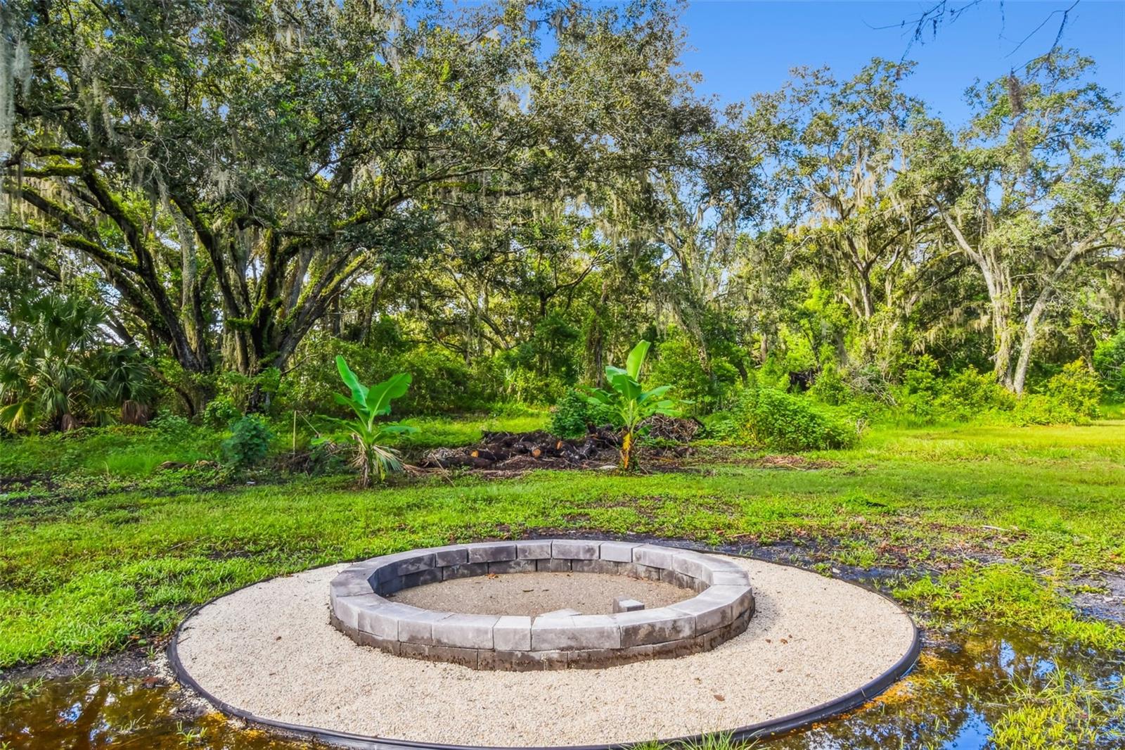 SCANLON COUNTRY ESTATES - Residential