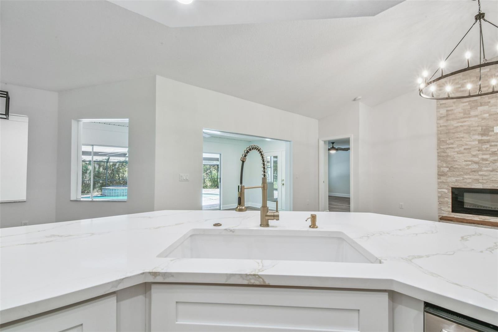 SCANLON COUNTRY ESTATES - Residential