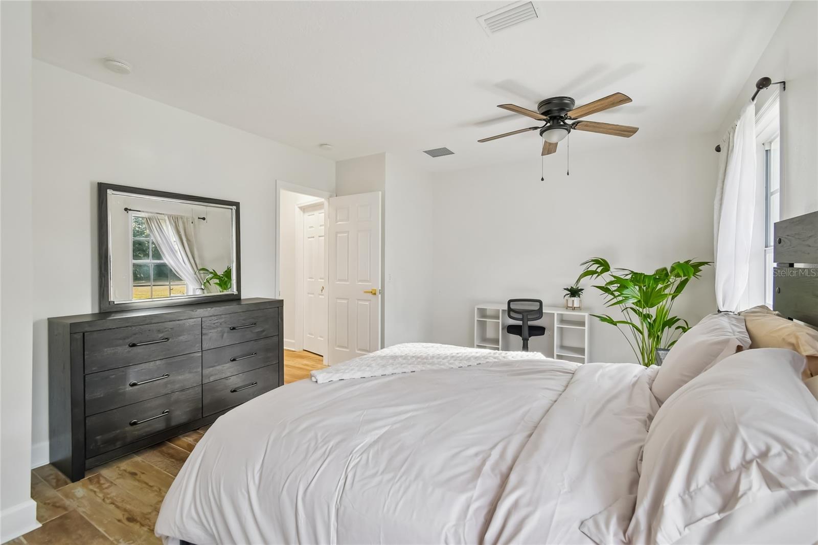 SCANLON COUNTRY ESTATES - Residential