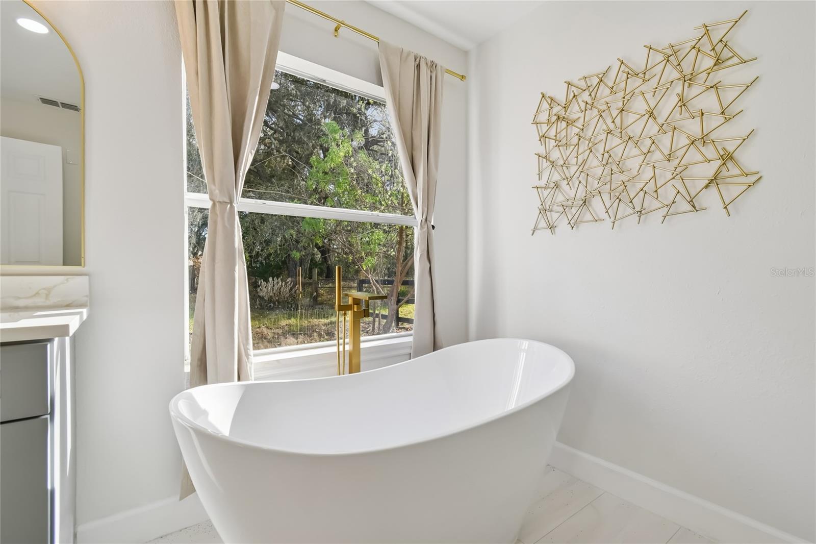 SCANLON COUNTRY ESTATES - Residential