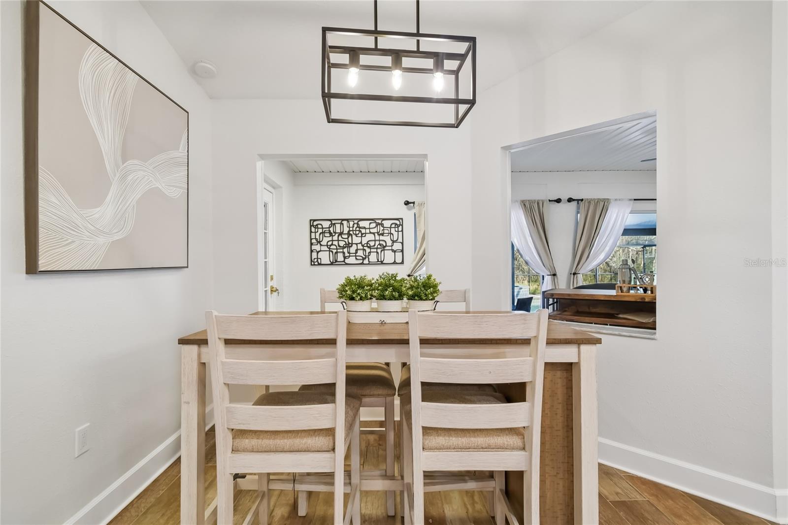 SCANLON COUNTRY ESTATES - Residential