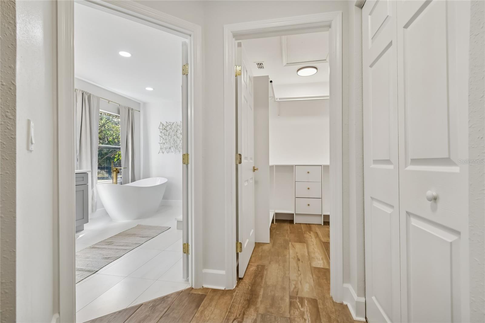 SCANLON COUNTRY ESTATES - Residential
