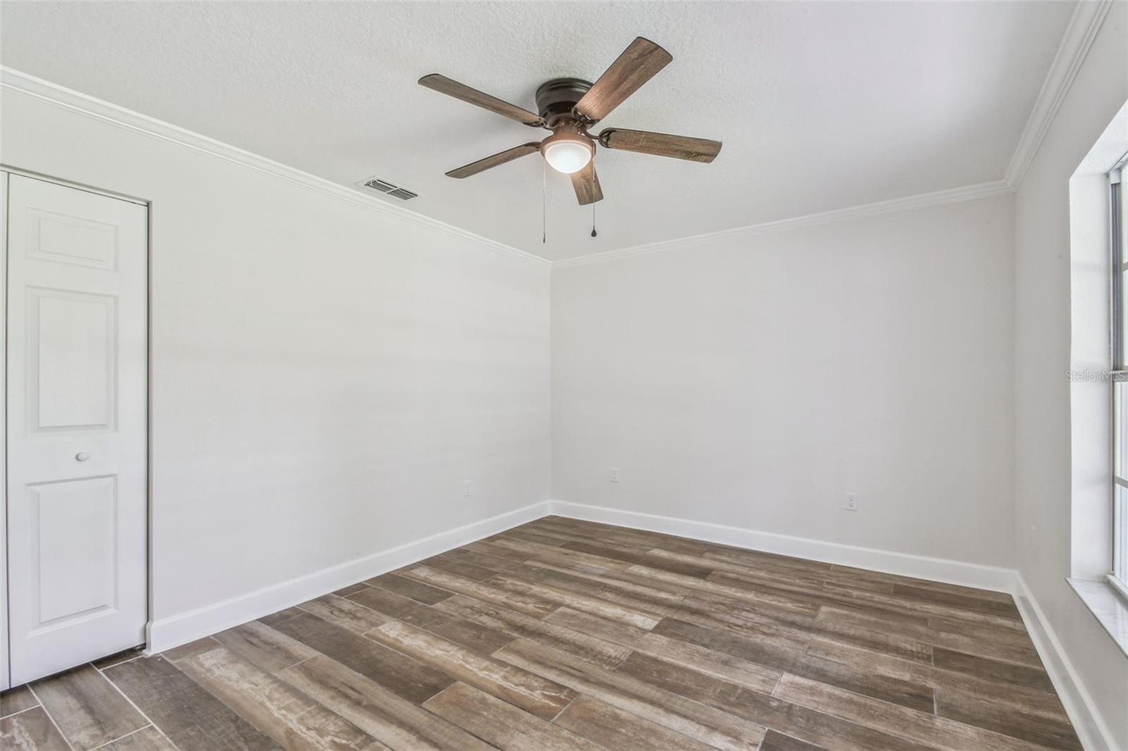 SCANLON COUNTRY ESTATES - Residential