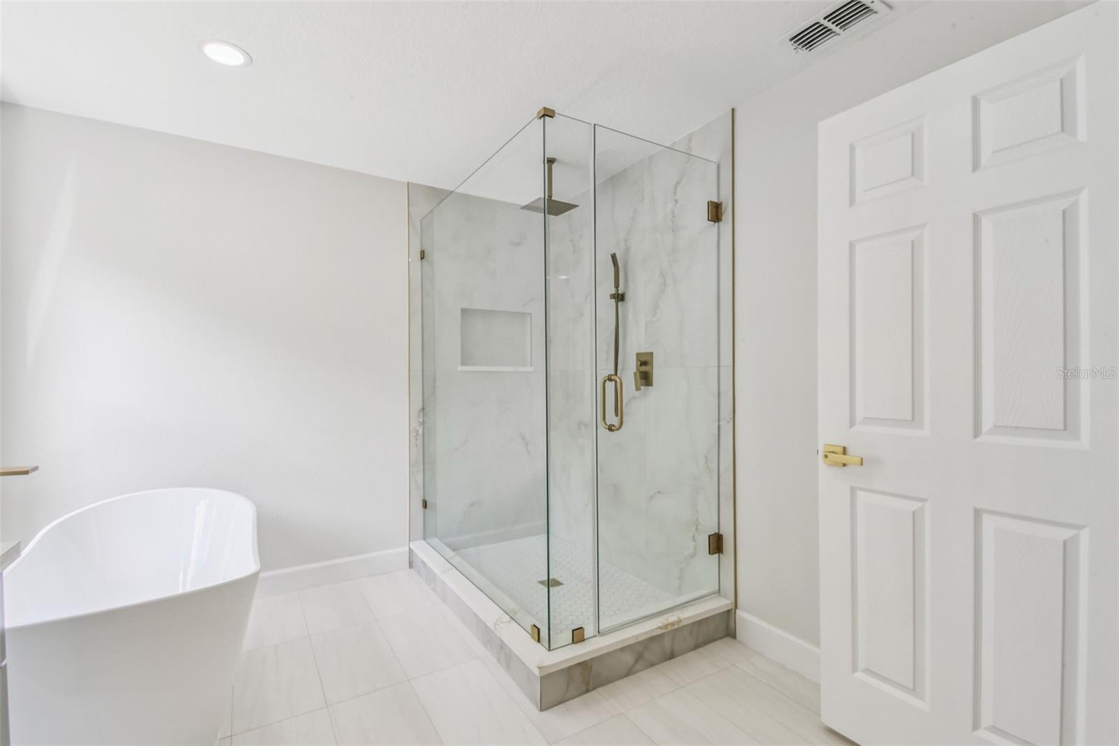 SCANLON COUNTRY ESTATES - Residential