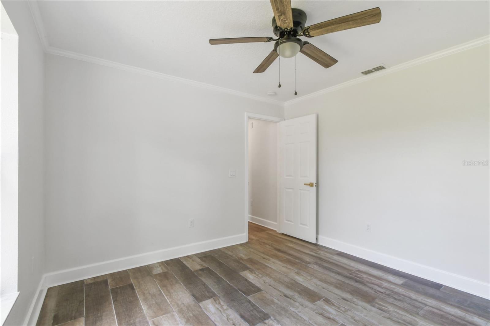 SCANLON COUNTRY ESTATES - Residential