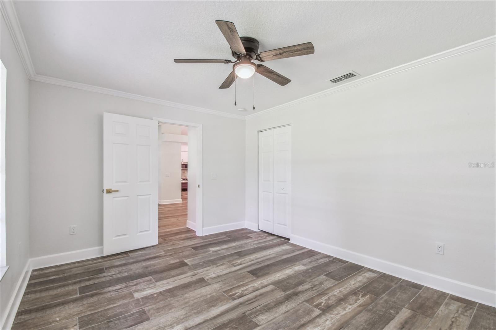 SCANLON COUNTRY ESTATES - Residential