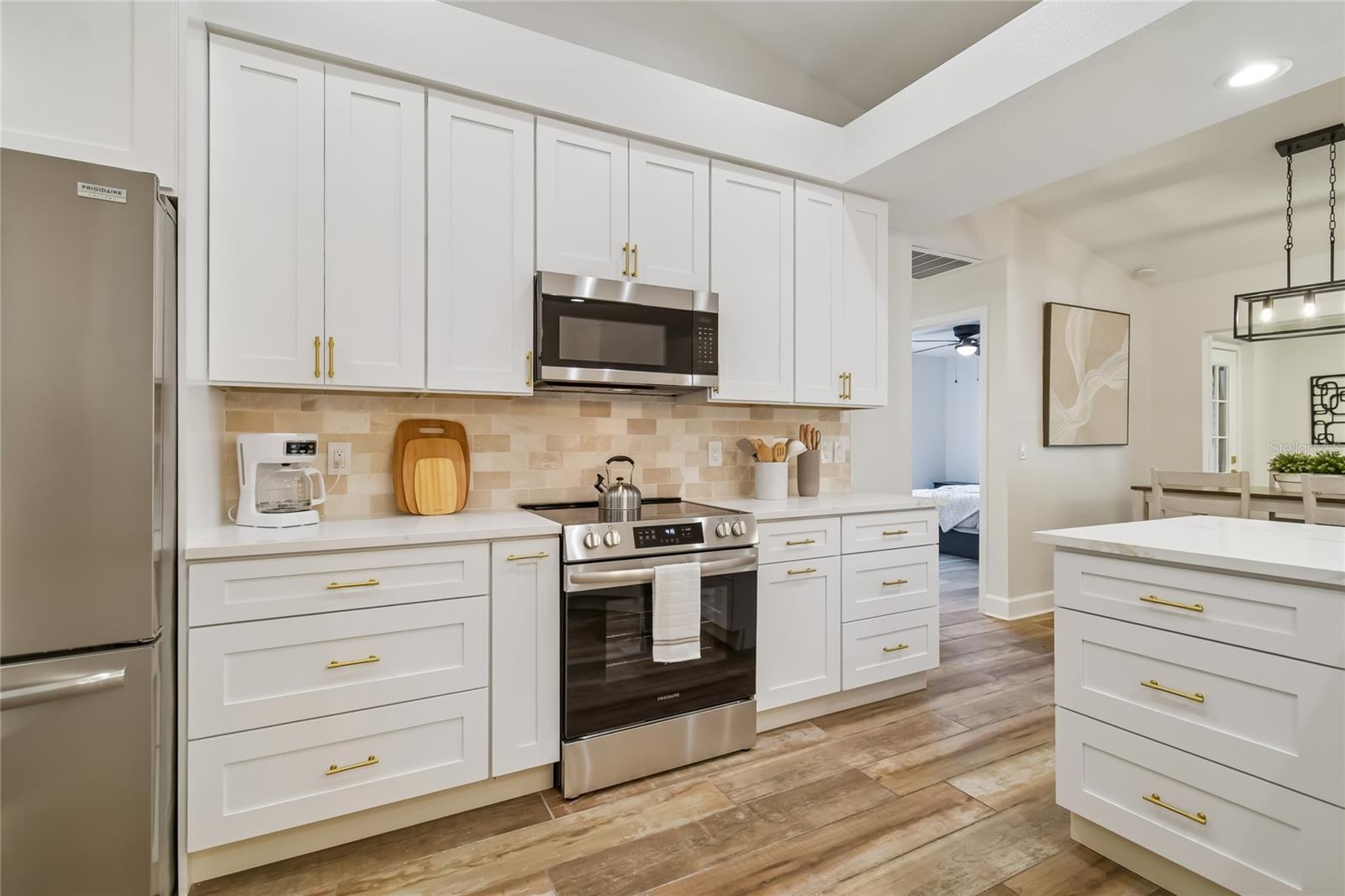 SCANLON COUNTRY ESTATES - Residential