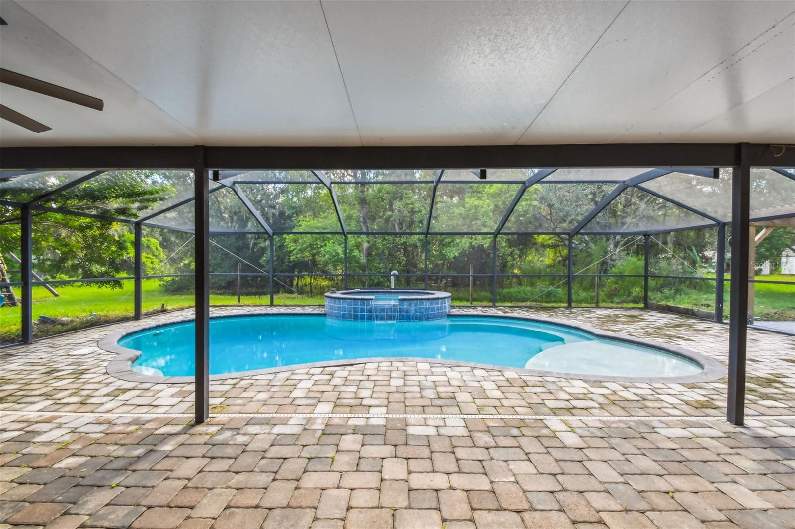 SCANLON COUNTRY ESTATES - Residential