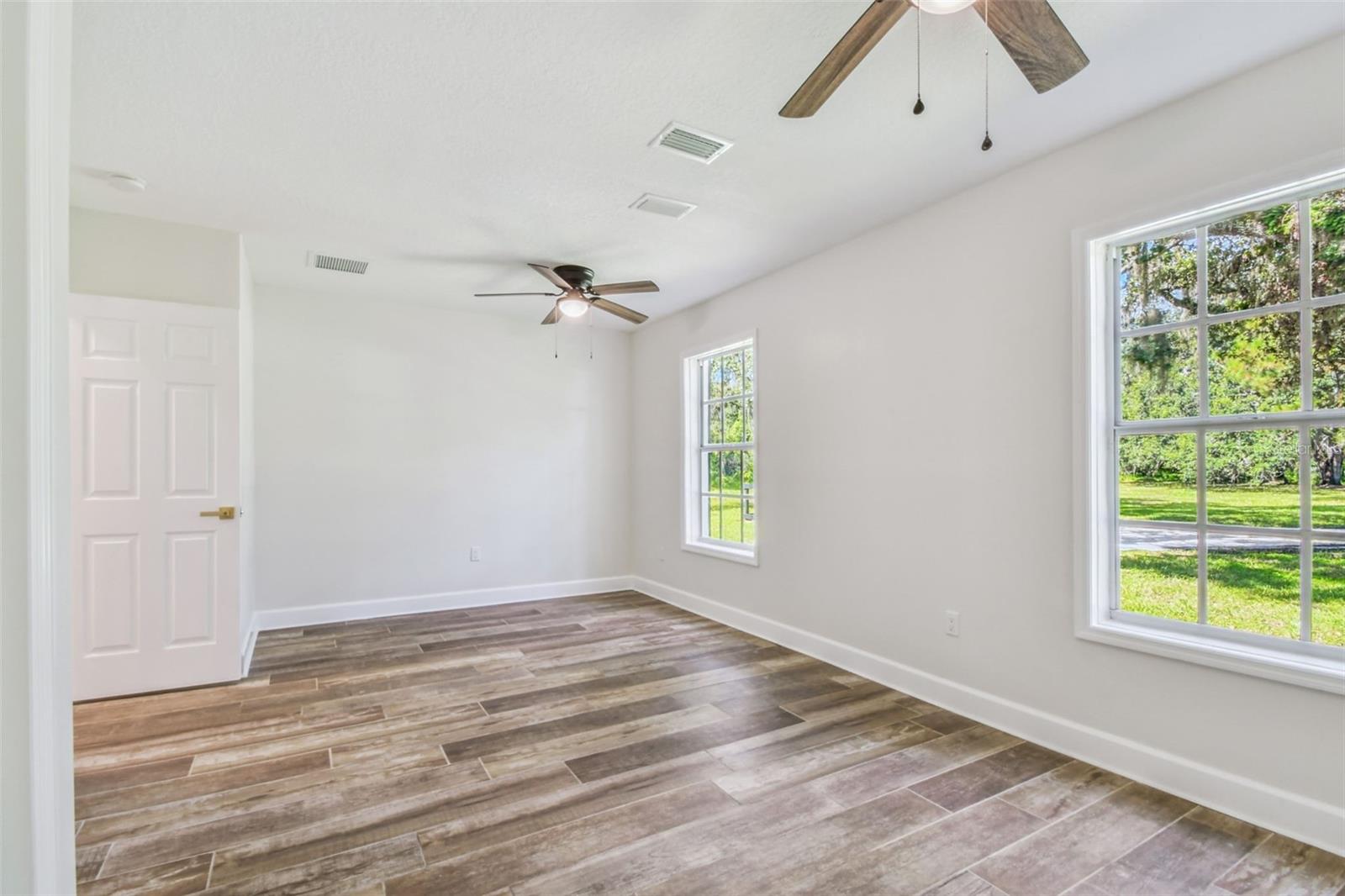 SCANLON COUNTRY ESTATES - Residential