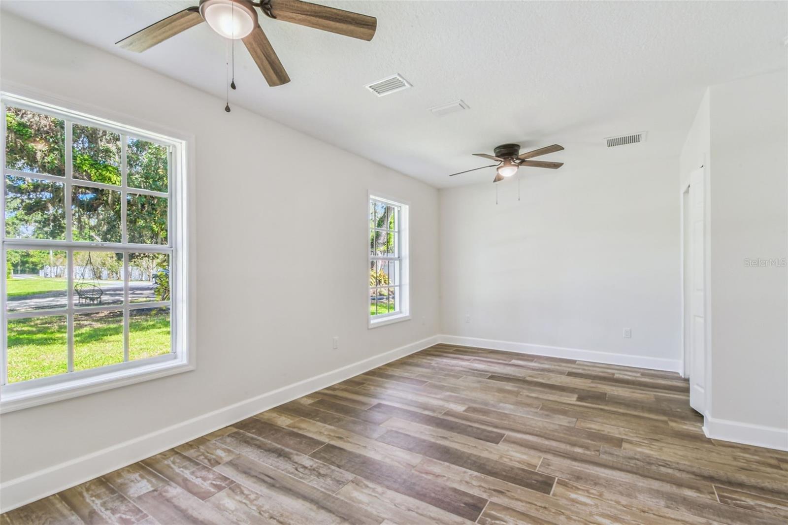 SCANLON COUNTRY ESTATES - Residential