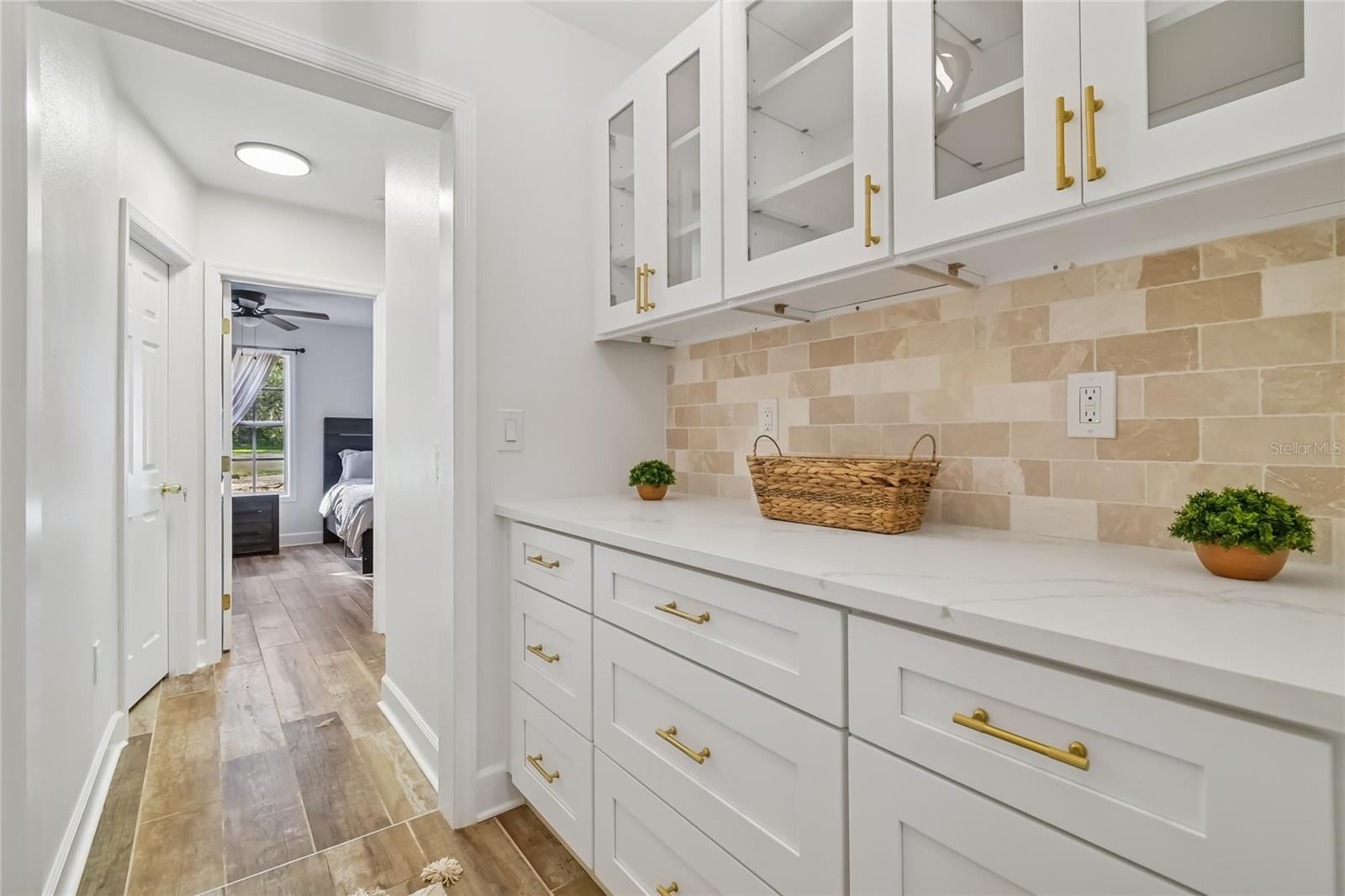 SCANLON COUNTRY ESTATES - Residential