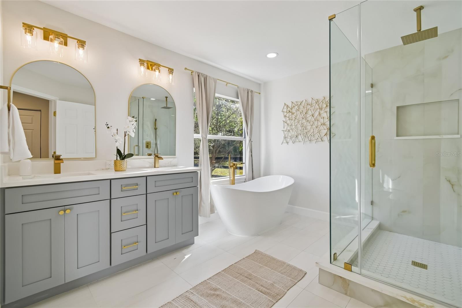 SCANLON COUNTRY ESTATES - Residential