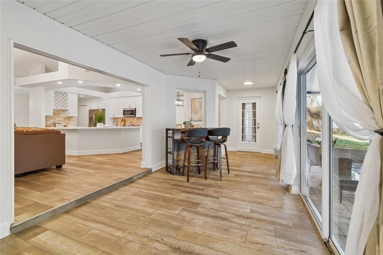 SCANLON COUNTRY ESTATES - Residential