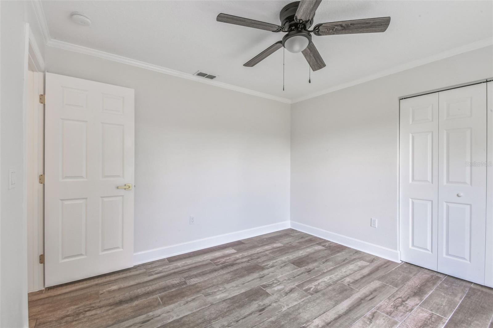 SCANLON COUNTRY ESTATES - Residential