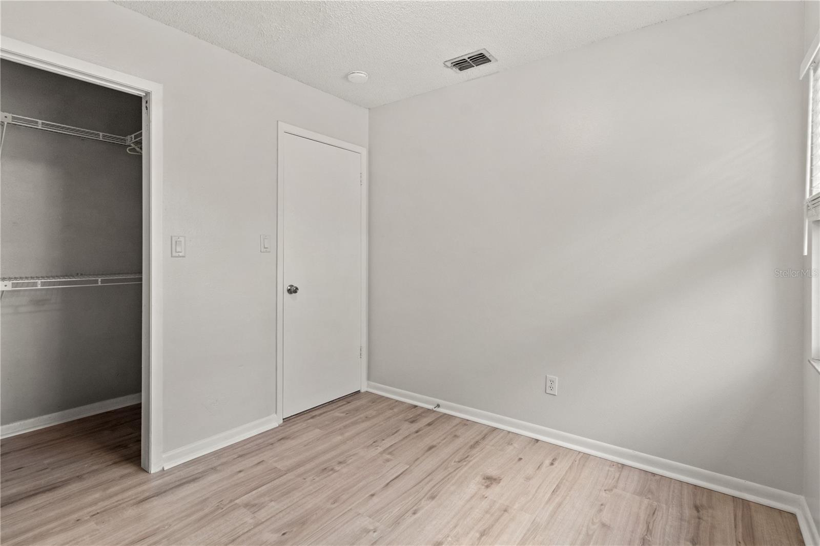 PINECREST VILLA - Residential