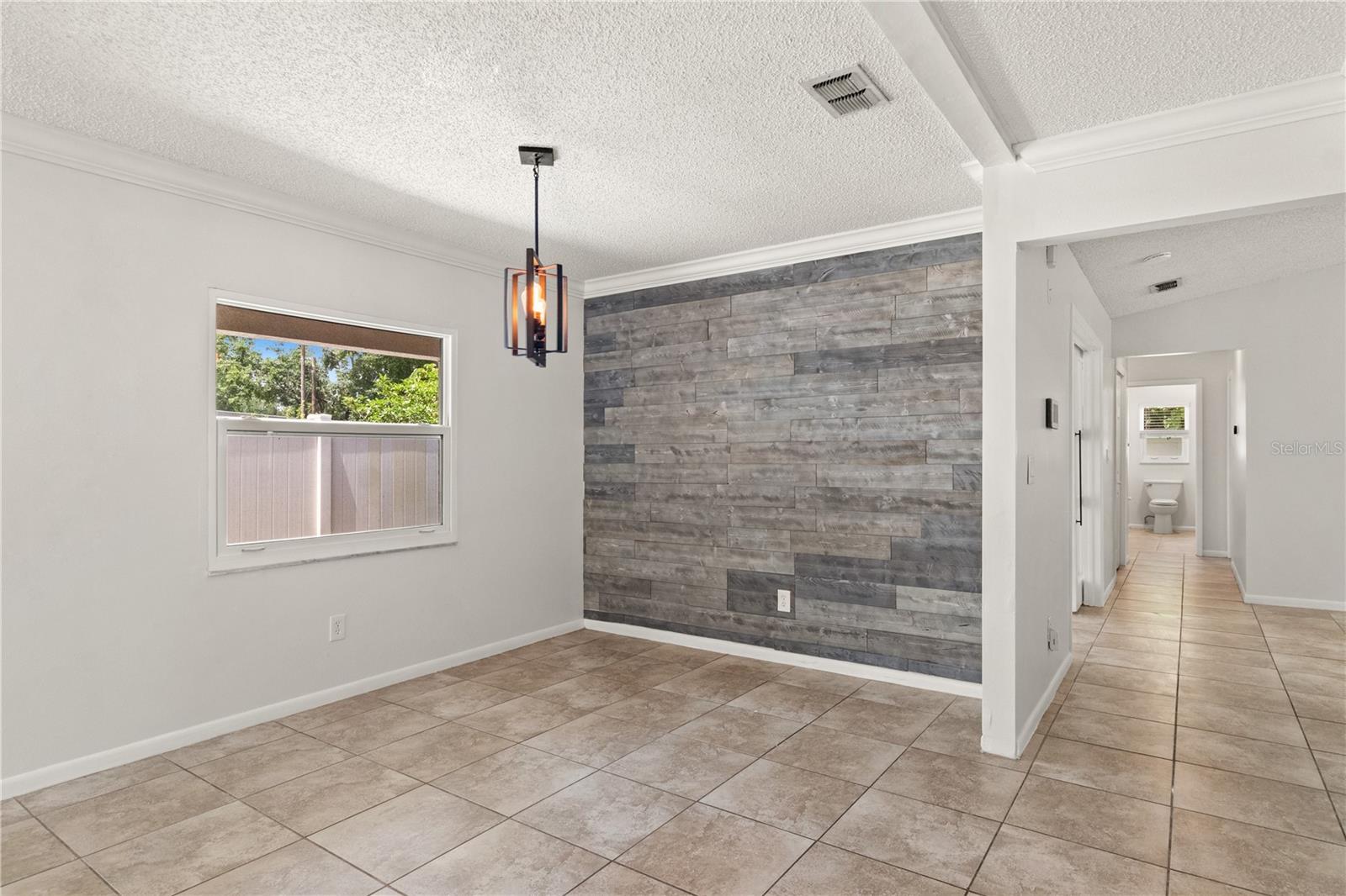 PINECREST VILLA - Residential