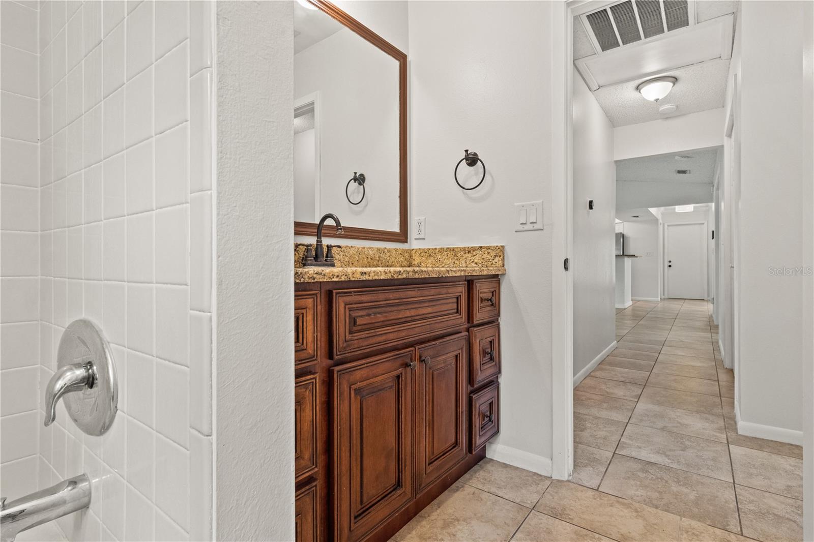 PINECREST VILLA - Residential