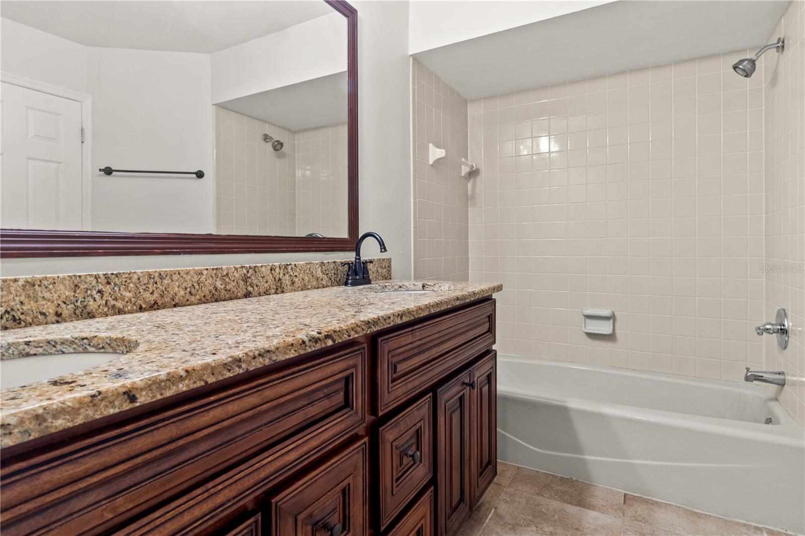 PINECREST VILLA - Residential