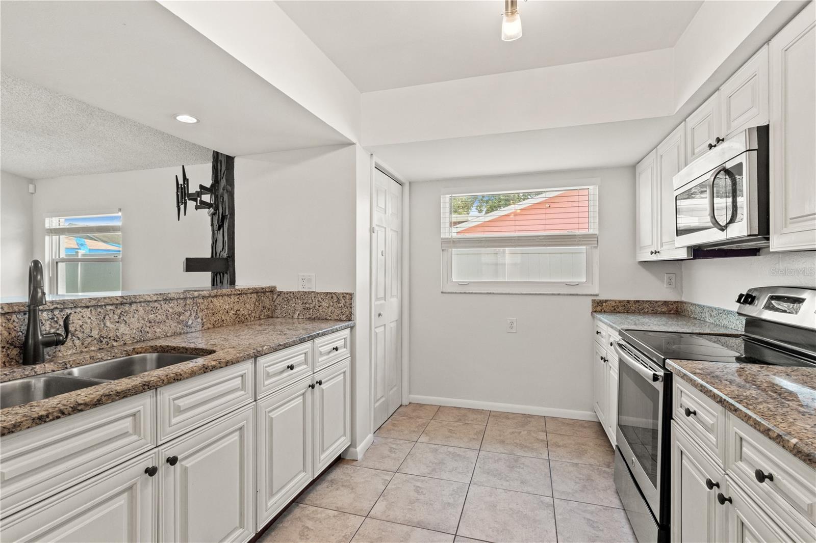 PINECREST VILLA - Residential