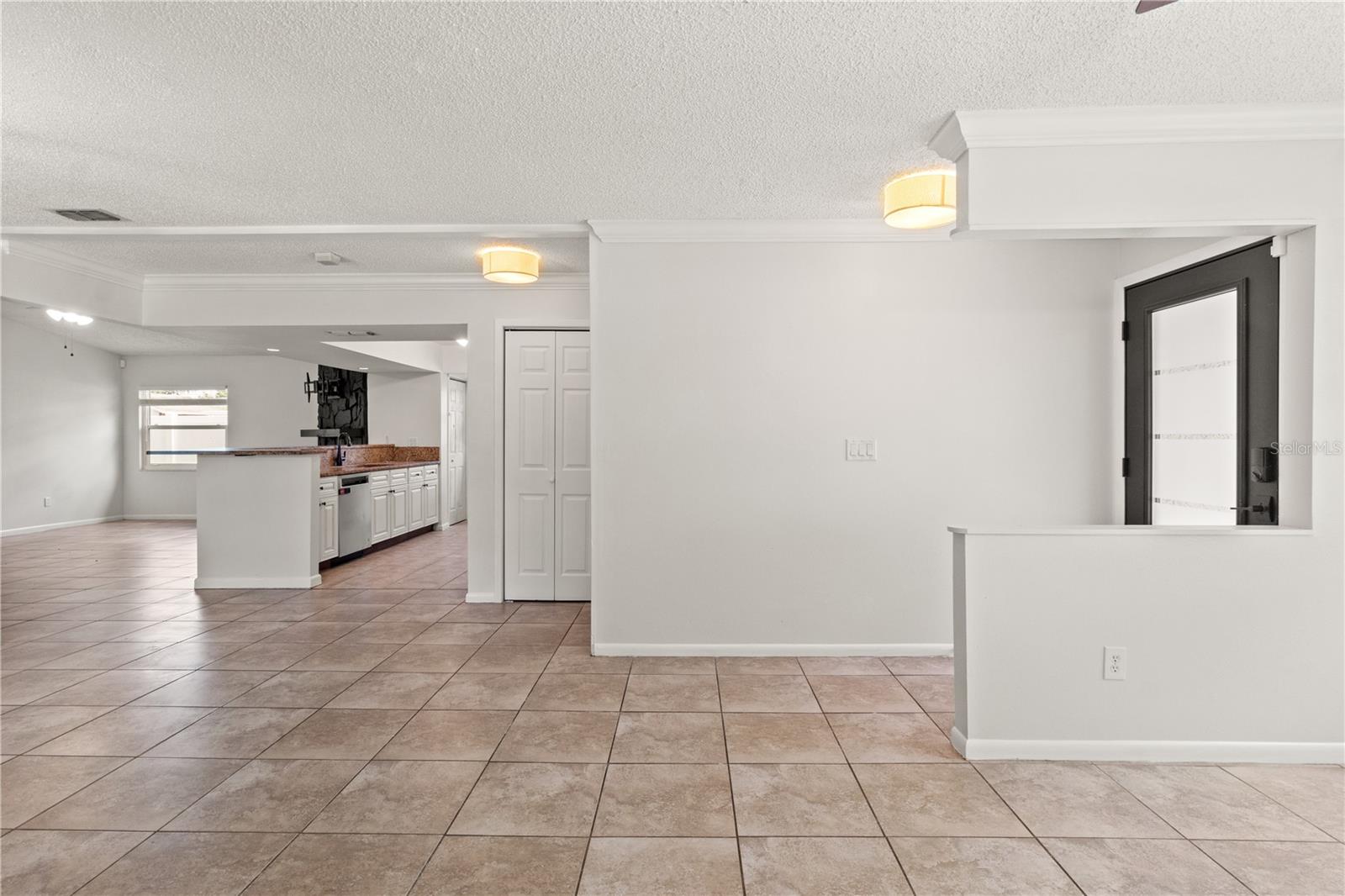 PINECREST VILLA - Residential