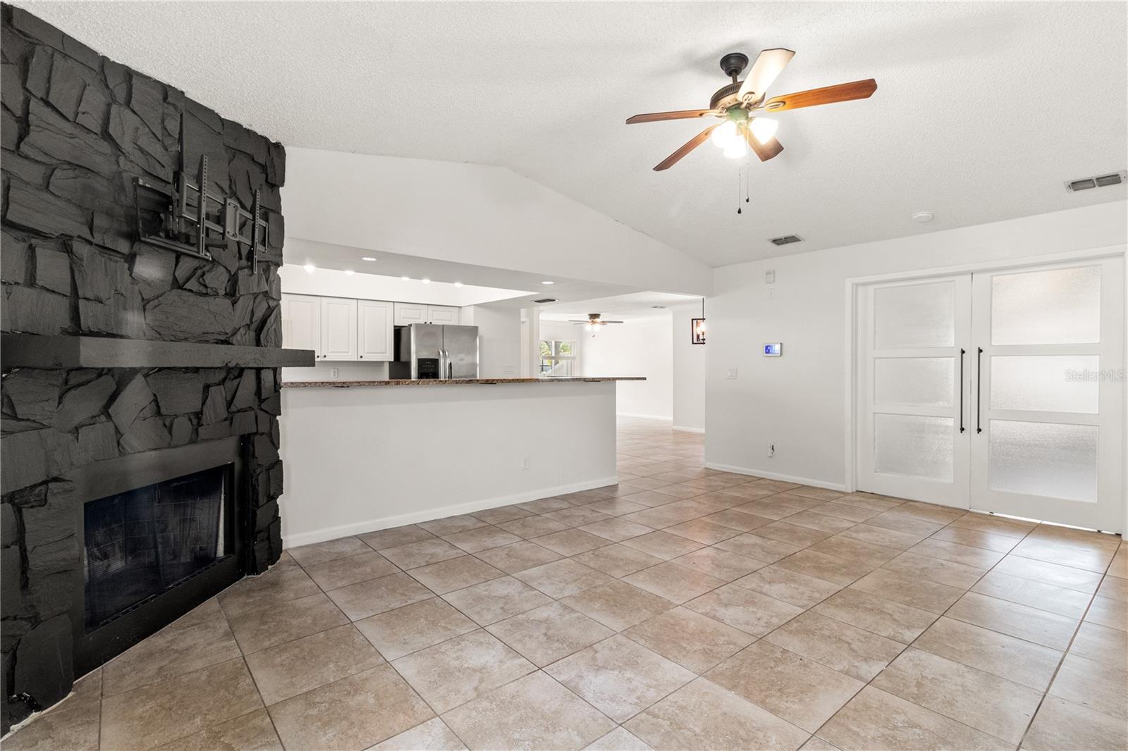 PINECREST VILLA - Residential