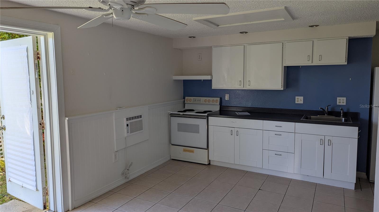 LONGS SUB OF LT 91 ENGLEWOOD - Residential Income