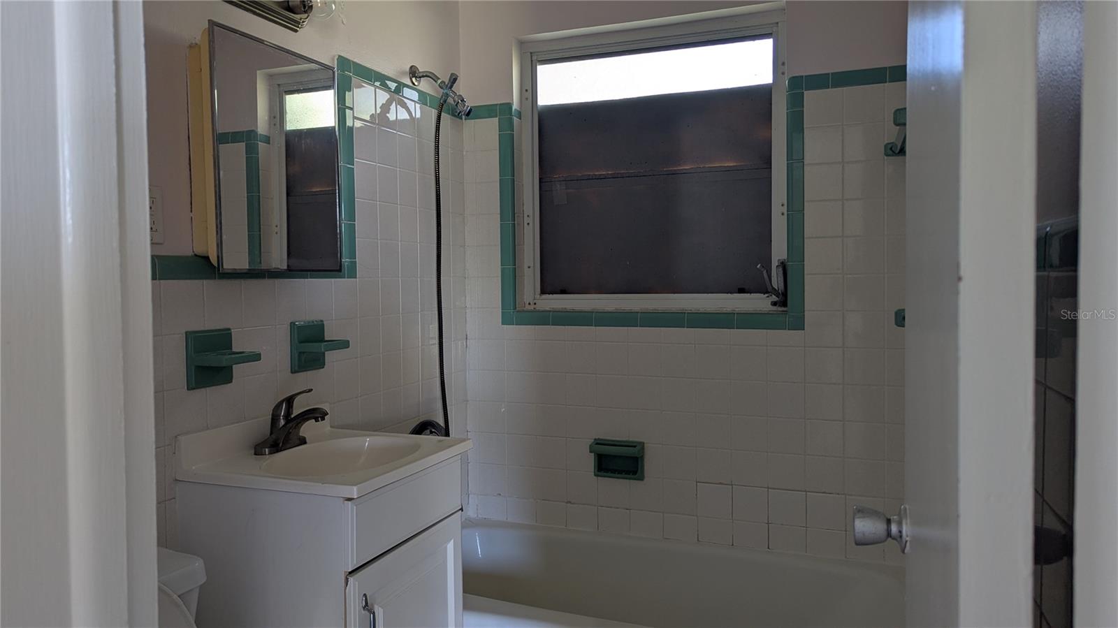 LONGS SUB OF LT 91 ENGLEWOOD - Residential Income