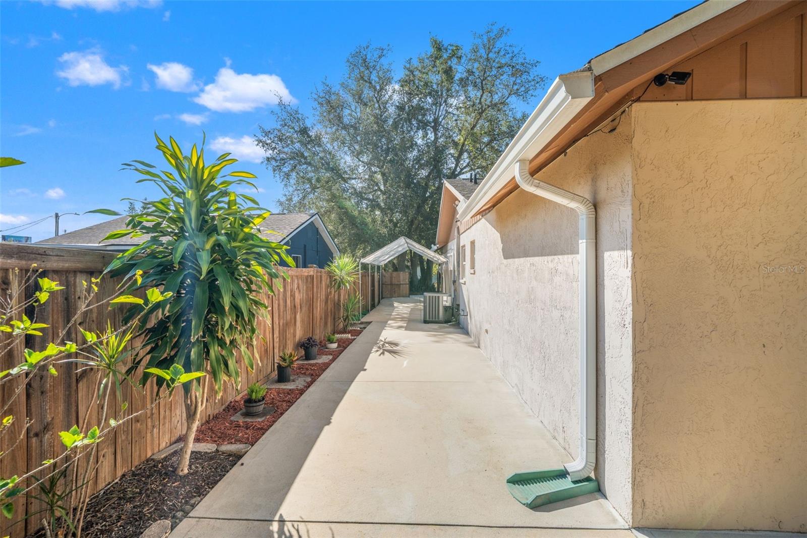 TAMPAS NORTH SIDE COUNTRY CLU - Residential