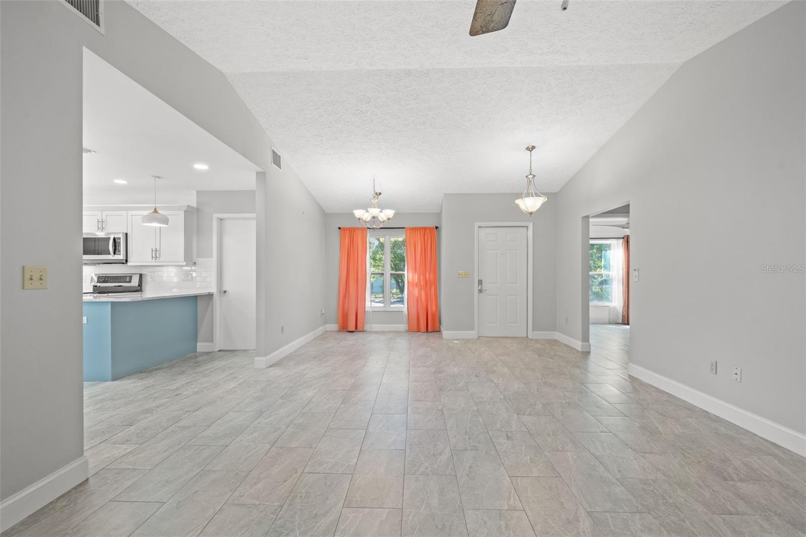 TAMPAS NORTH SIDE COUNTRY CLU - Residential