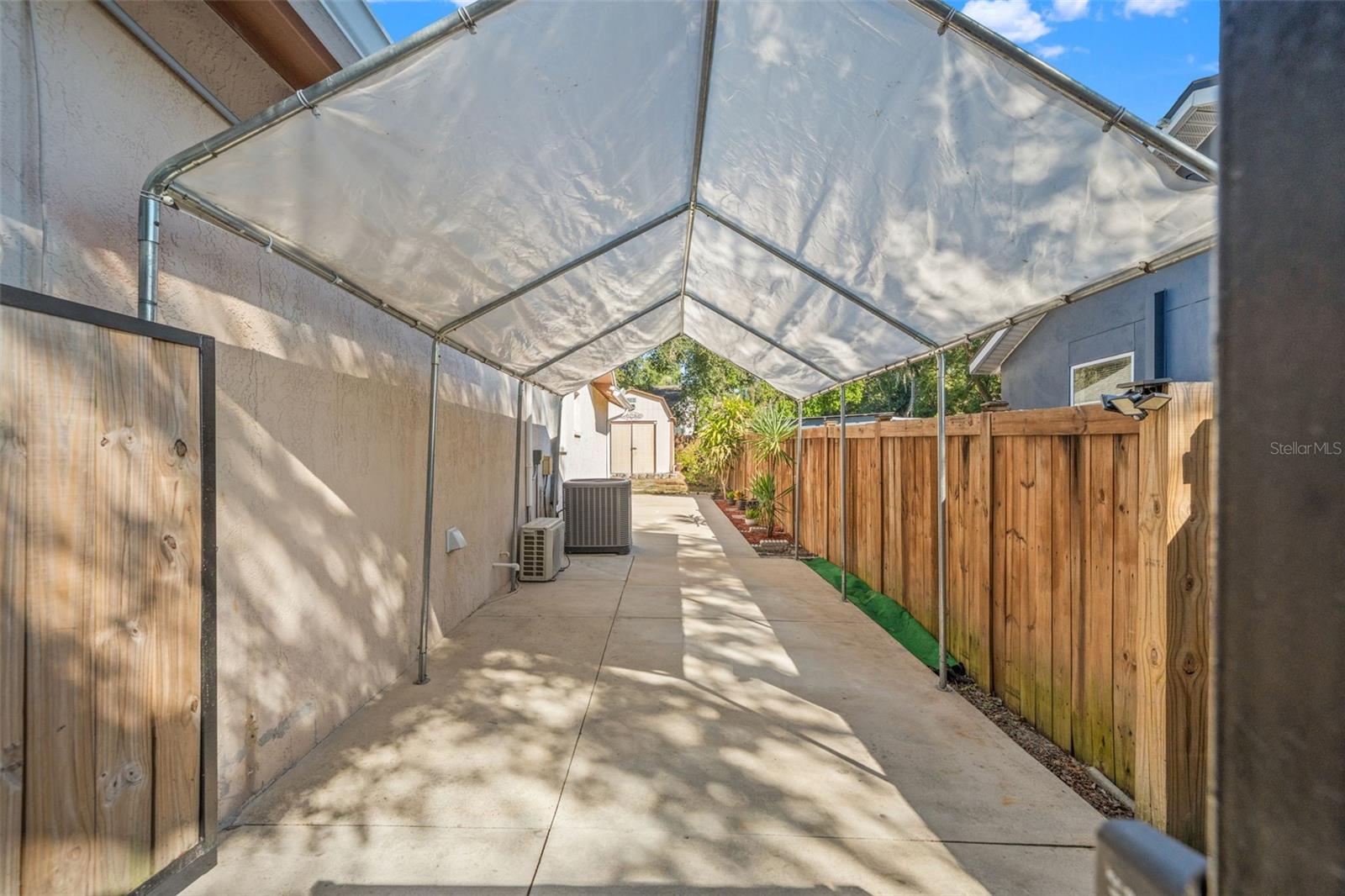 TAMPAS NORTH SIDE COUNTRY CLU - Residential