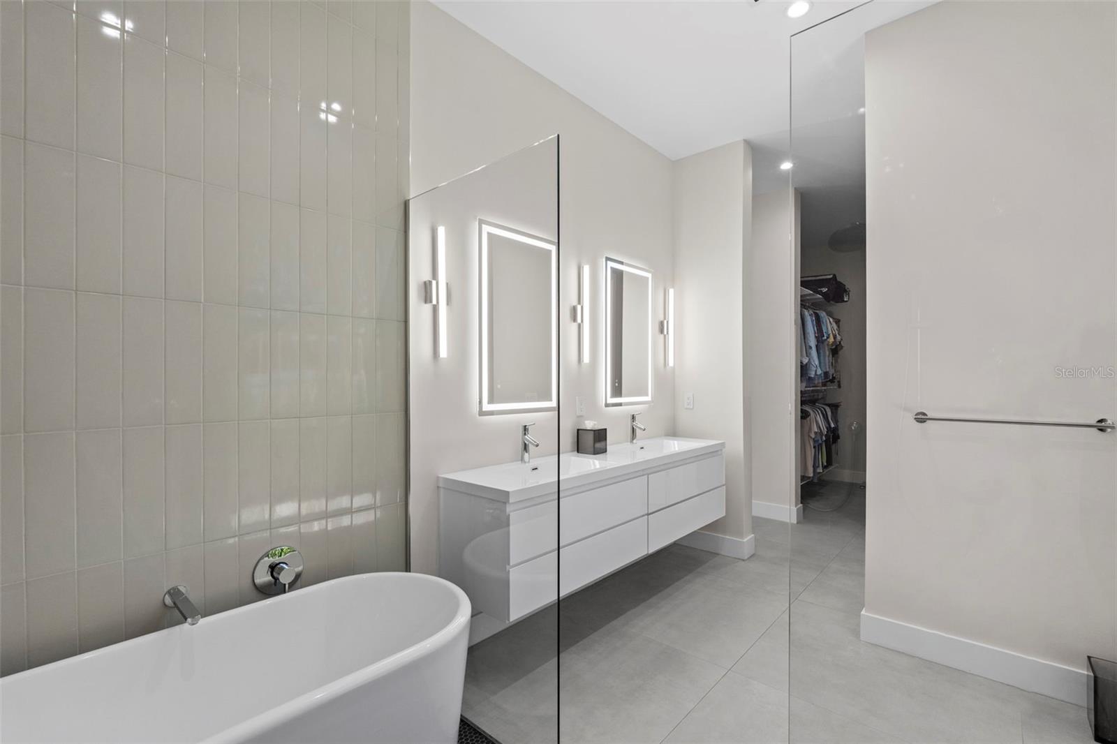 BELLEAIR ESTATES - Residential