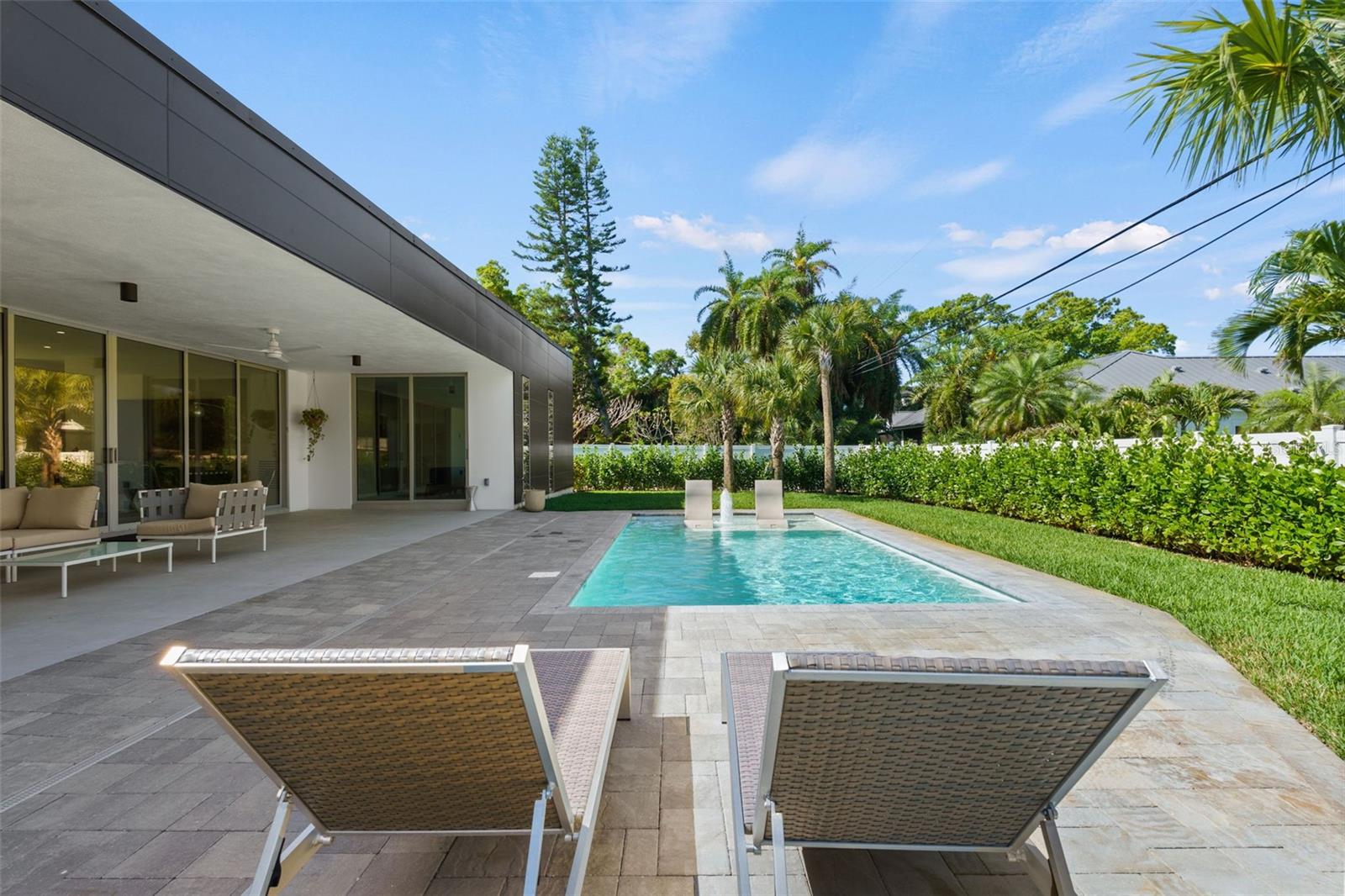 BELLEAIR ESTATES - Residential