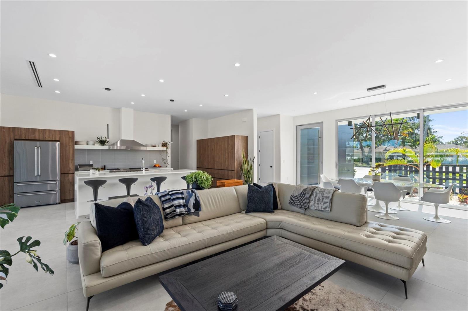 BELLEAIR ESTATES - Residential