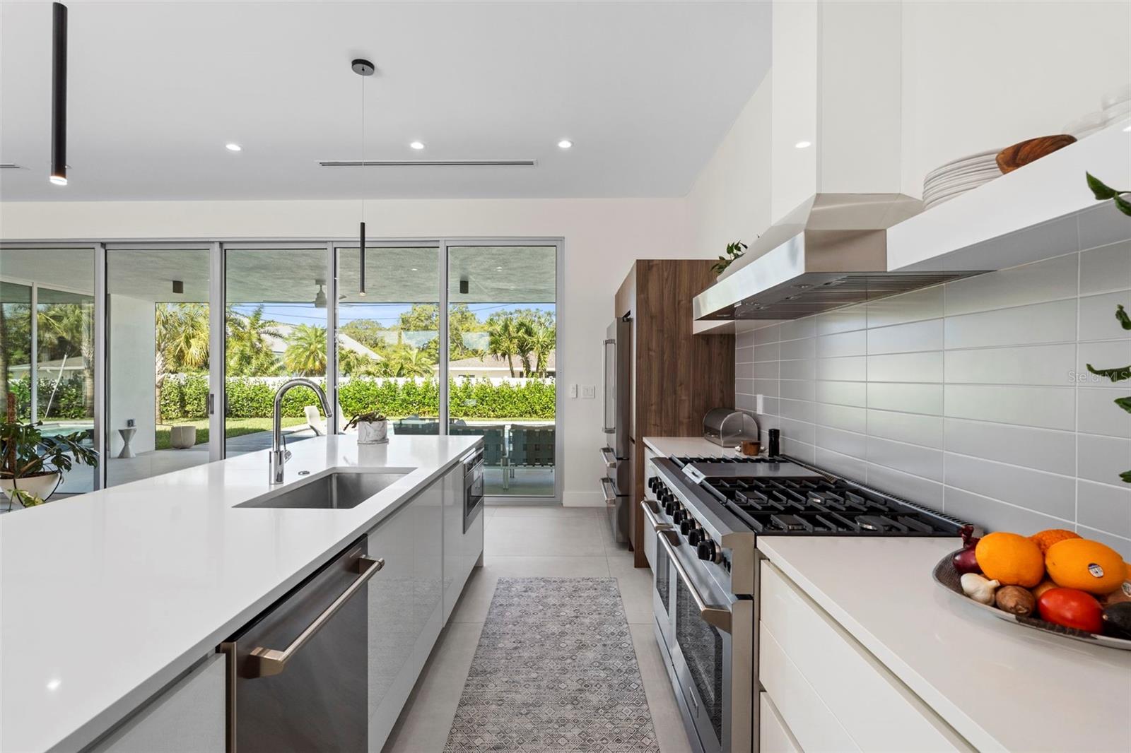 BELLEAIR ESTATES - Residential