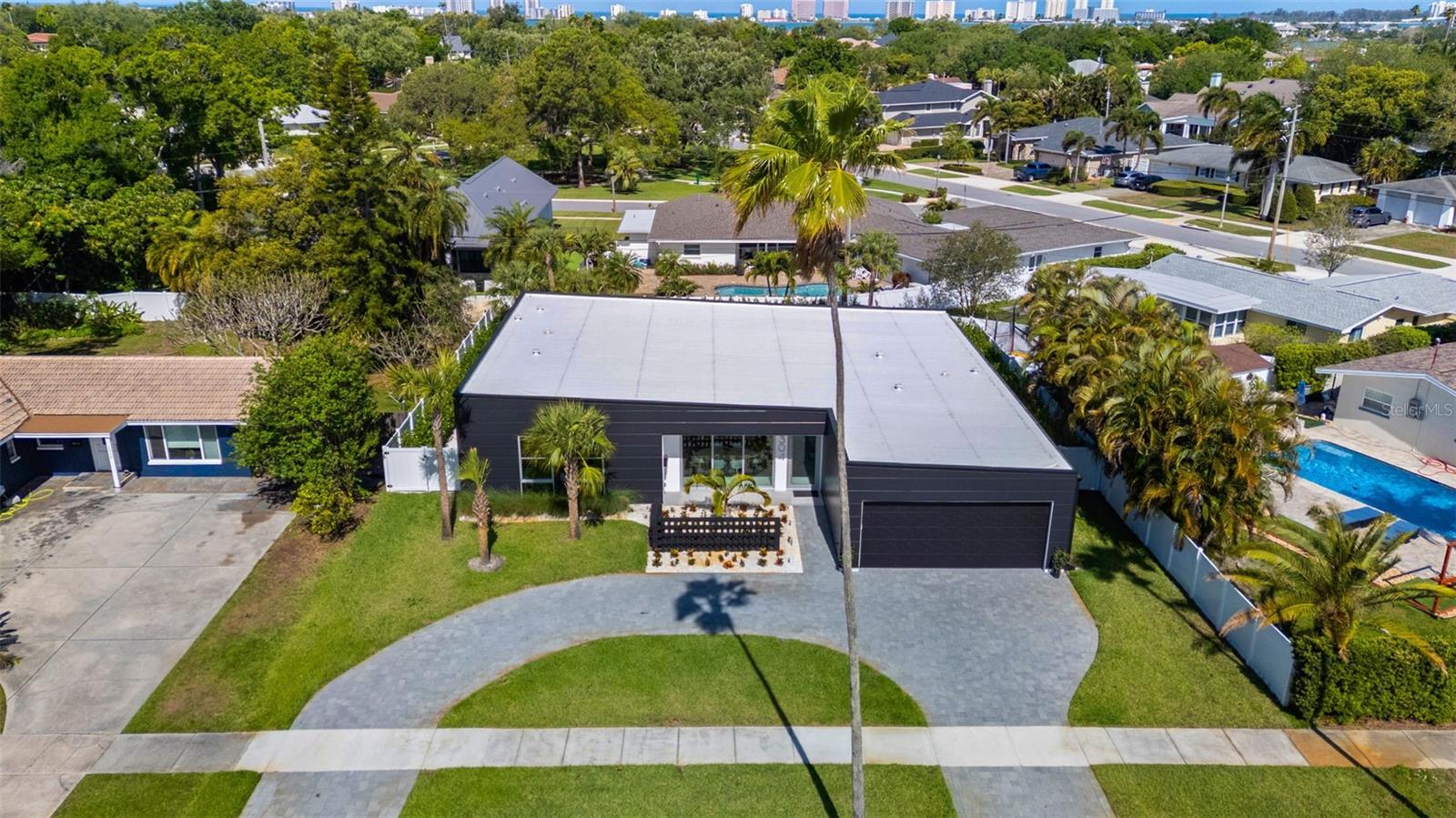 BELLEAIR ESTATES - Residential