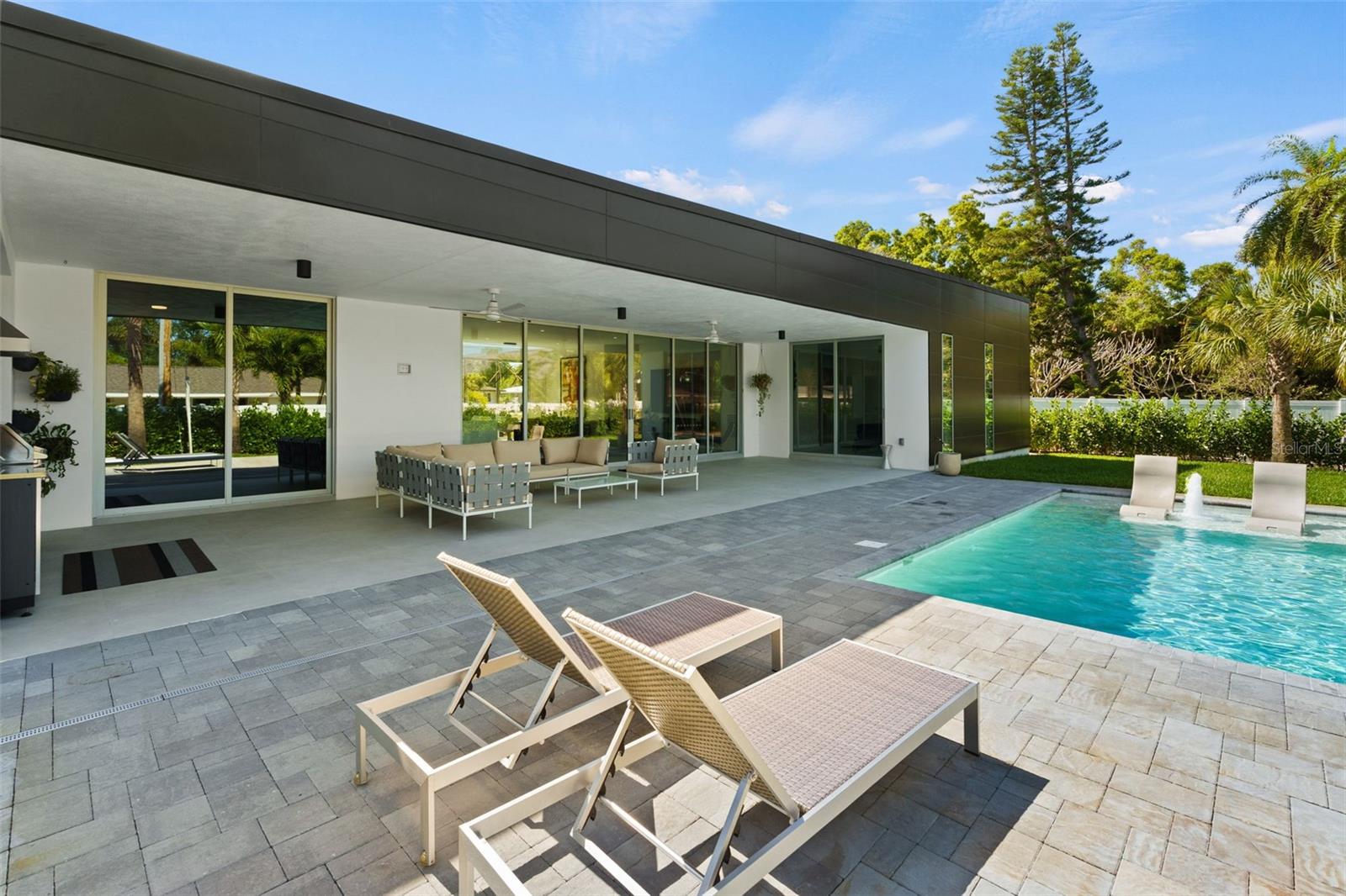 BELLEAIR ESTATES - Residential