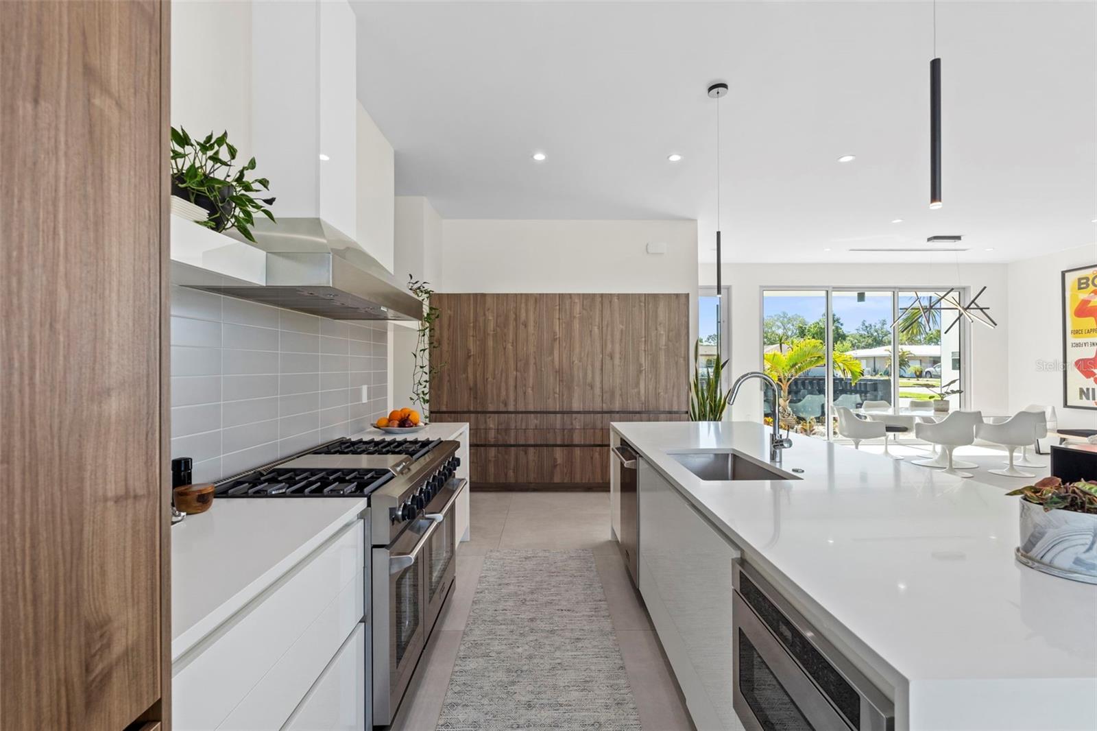 BELLEAIR ESTATES - Residential