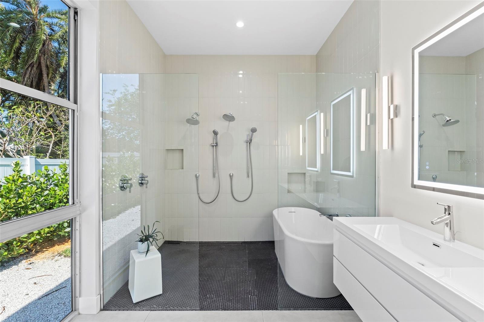 BELLEAIR ESTATES - Residential