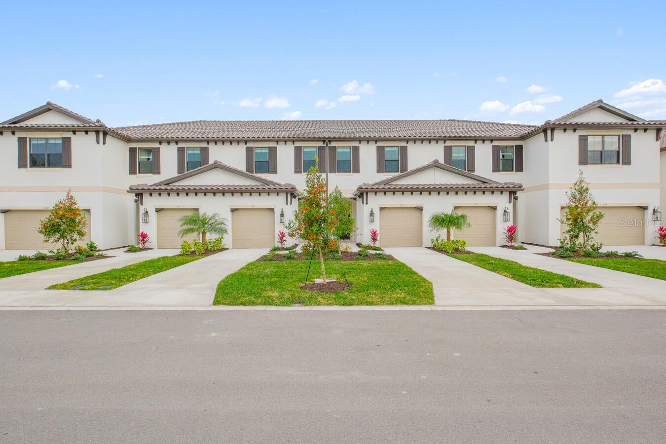 Currently offering 1 month free! Prices, promotions, and availability are subject to change. Soak up the sun at Fiore, a collection of timelessly
appointed, two-story townhomes enviably located in vibrant Venice, Florida. With expansive three-bedroom floor plans, generous high ceilings,
and large lanais, Fiore offers space and serenity in abundance. Ensconced in lush landscaping, Fiore’s Mediterranean-inspired rental homes bring
decadence to daily life. Immerse yourself in the dynamic culture of Nokomis while enjoying superior amenities, sought-after services, and a well
connected address at our community. Our townhomes in Venice, FL ensure you can enjoy all the urban conveniences you desire without
sacrificing the peace you deserve. Our townhomes in Venice, FL, offer residents a delightful living experience in the best community in the area.
Start the day with a morning swim in the resort-style pool, or round up your pups for a stroll through the dog park. Fiore places a premium on
tranquility and leisure by providing superior social spaces enhanced with captivating water and preserve views. Inside your spacious home,
unwind effortlessly with modern amenities like stunning quartz countertops, an in-home washer/dryer, and covered lanai porches.