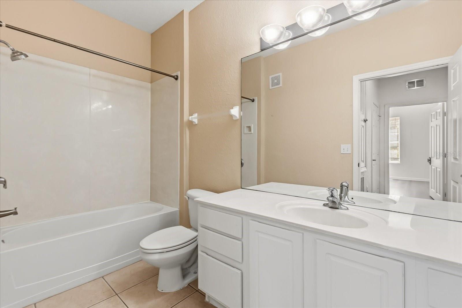 HORIZONS/VISTA LAKES PH 03 - Residential