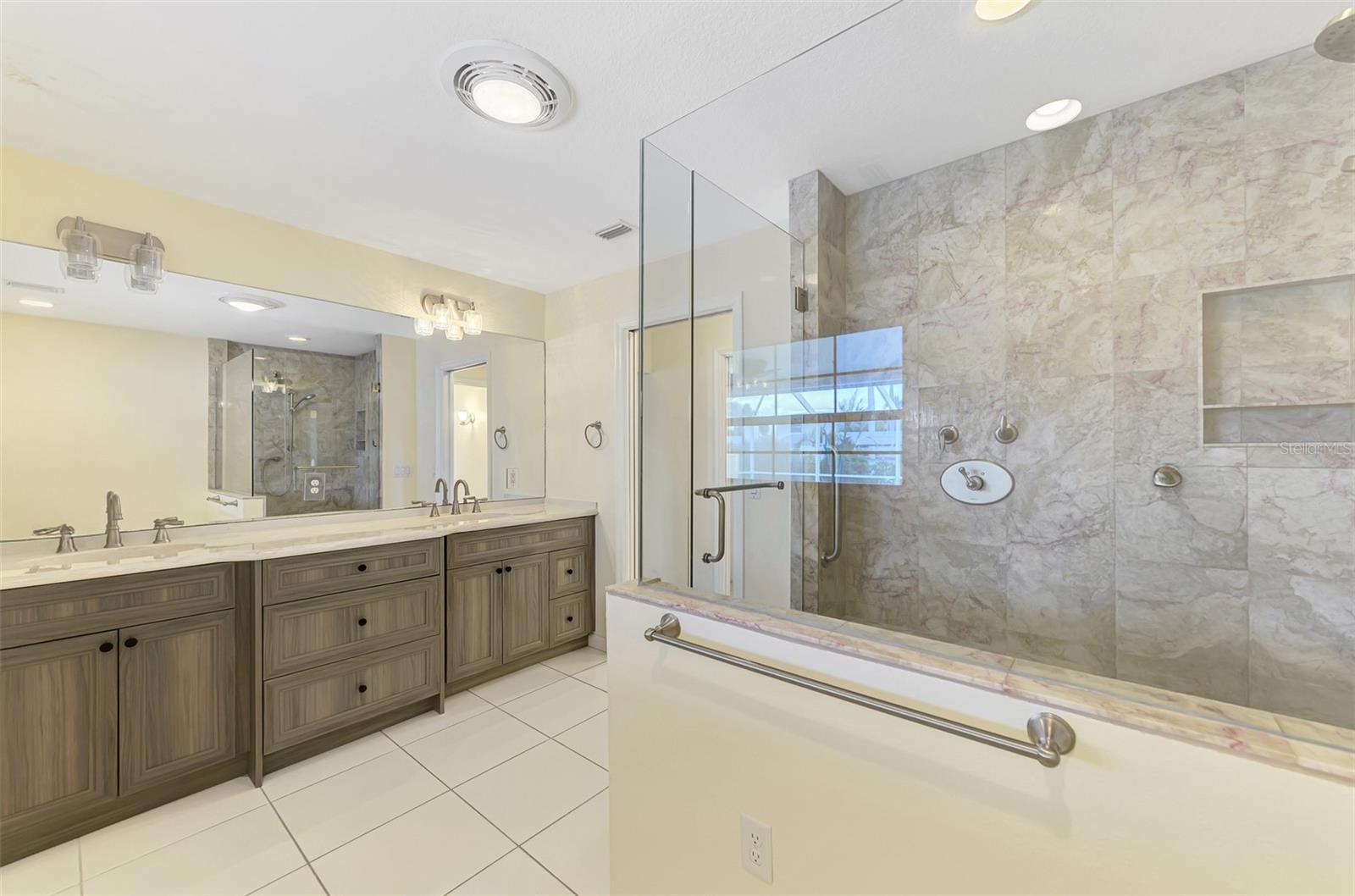 GROVE CITY SHORES - Residential