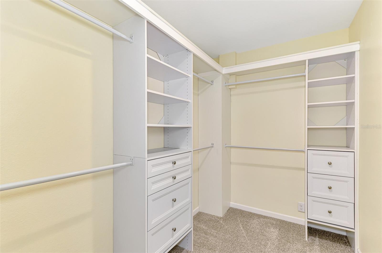GROVE CITY SHORES - Residential