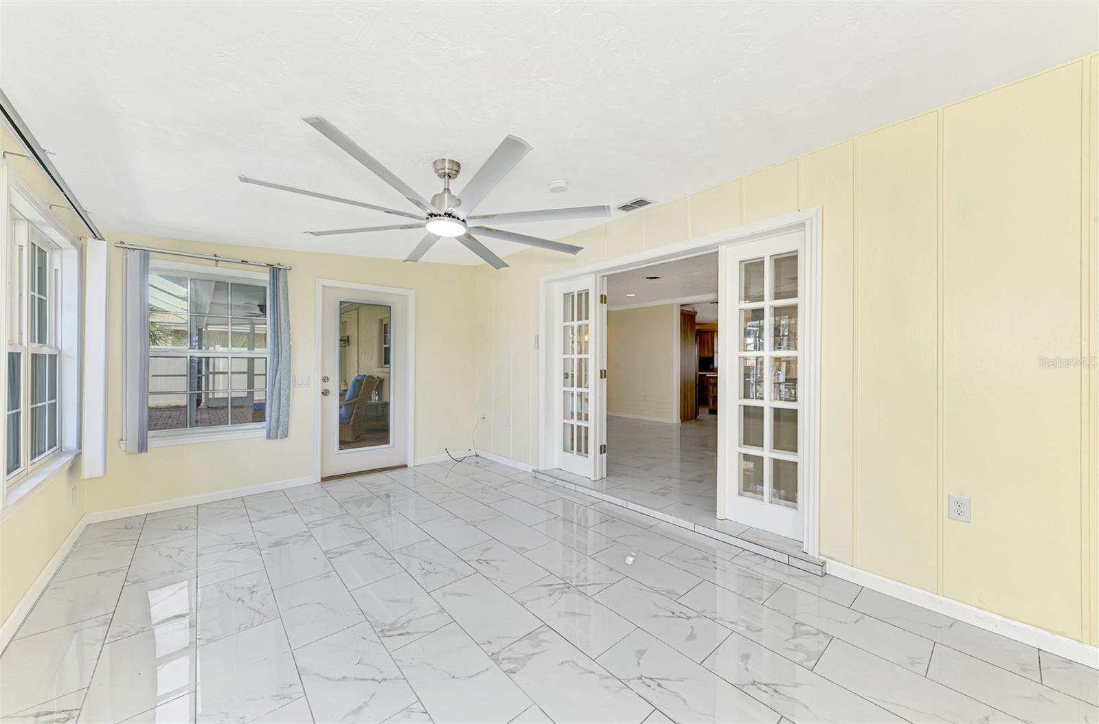 GROVE CITY SHORES - Residential