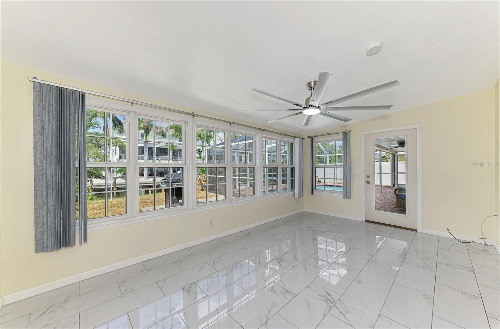GROVE CITY SHORES - Residential