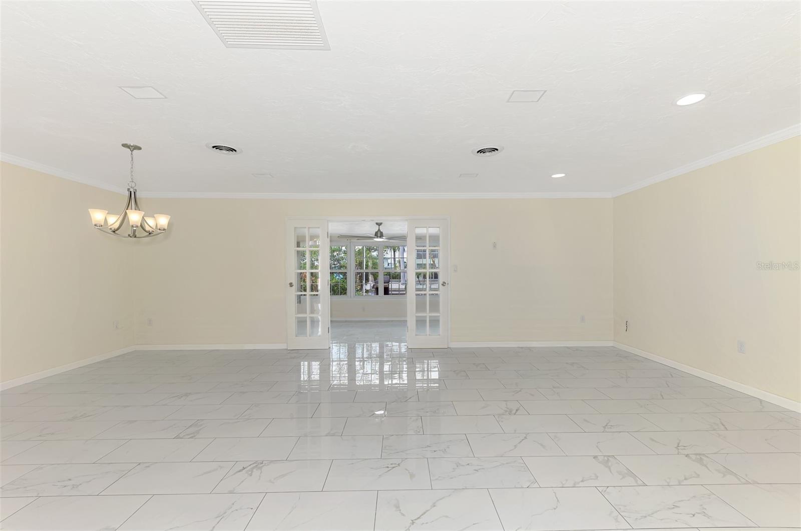 GROVE CITY SHORES - Residential