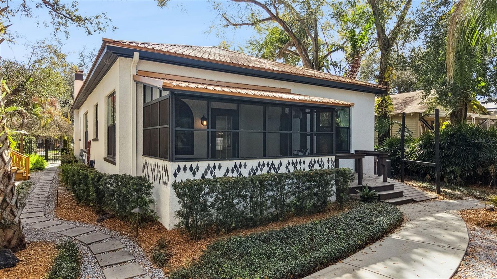 SHADOWLAWN - Residential