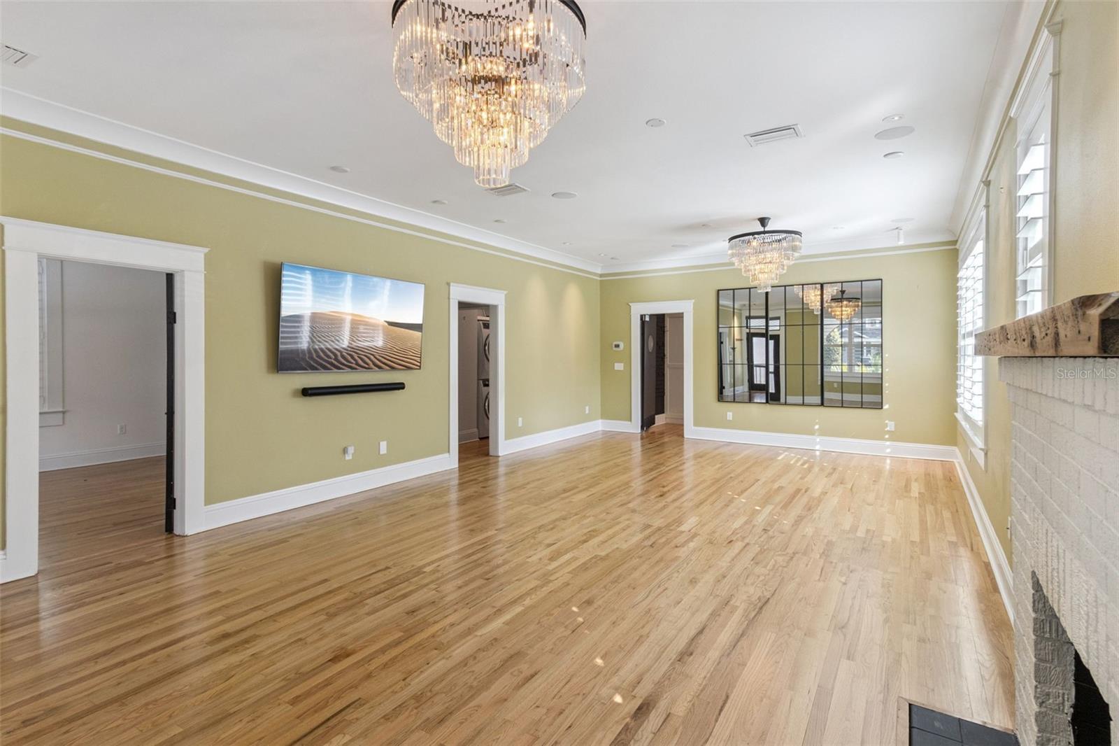 SHADOWLAWN - Residential