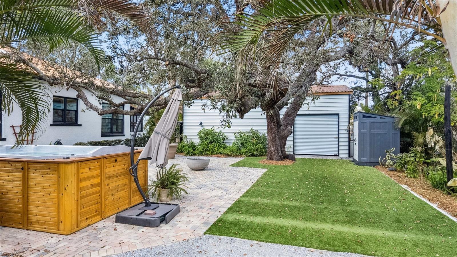 SHADOWLAWN - Residential